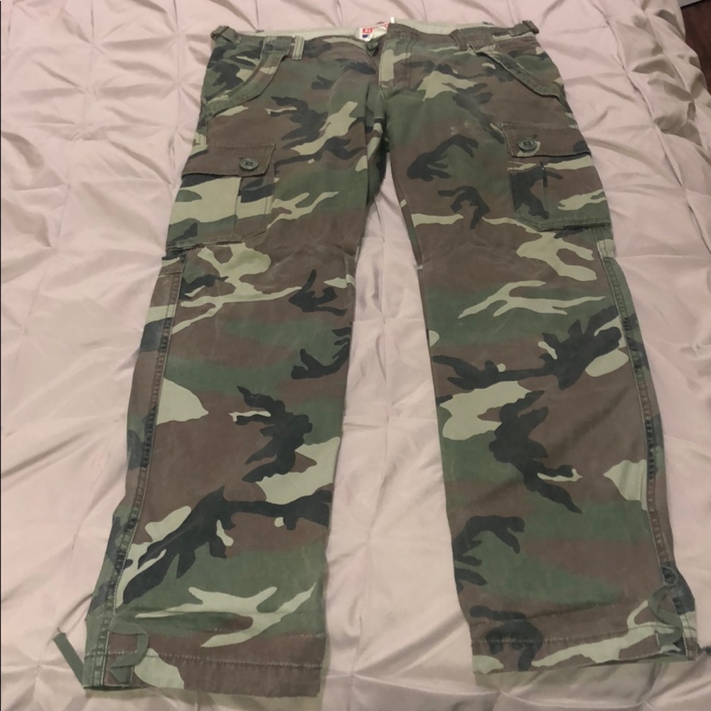 Camouflage cargo pants waist size 33